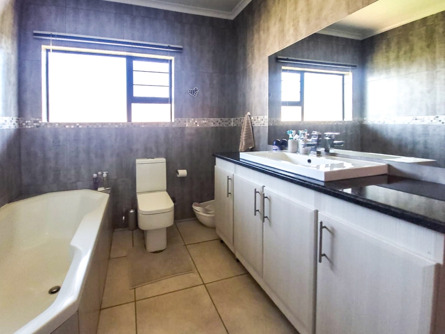 3 Bedroom Property for Sale in Grimbeeck Park North West